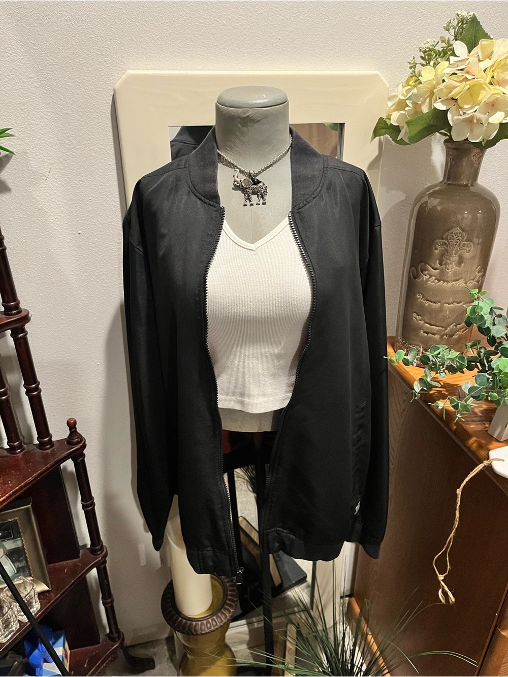 Levi’s Black Bomber Jacket Size Medium